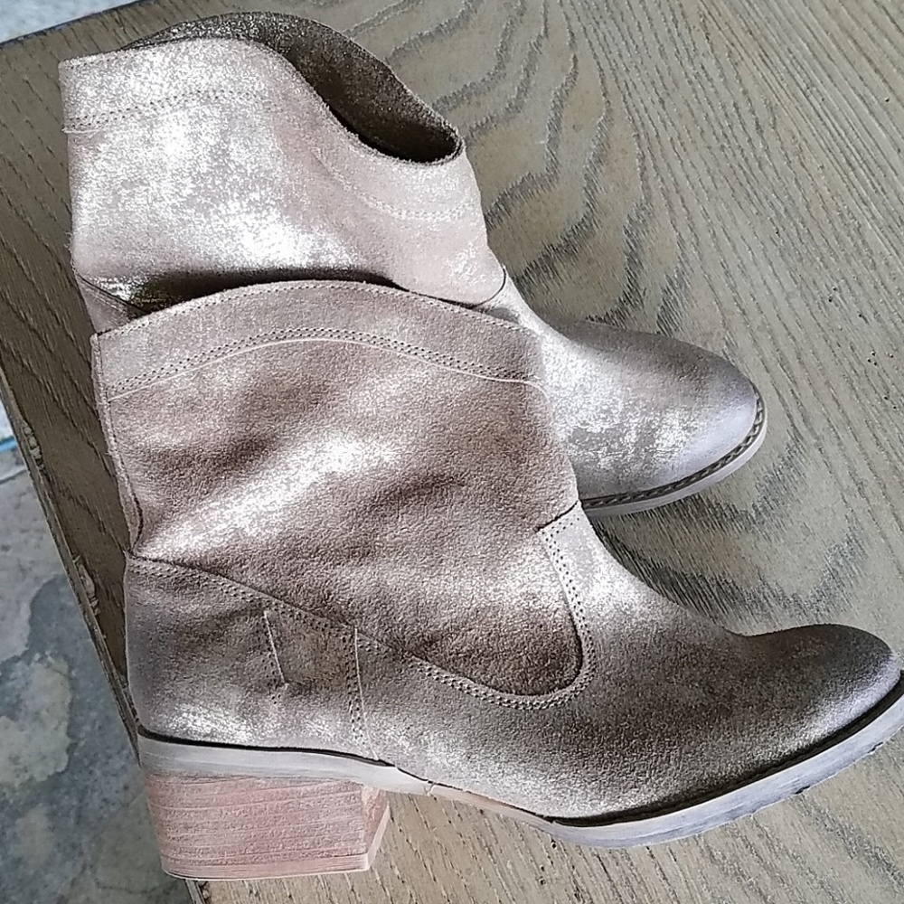 Naughty Monkey Distressed gold metallic booties